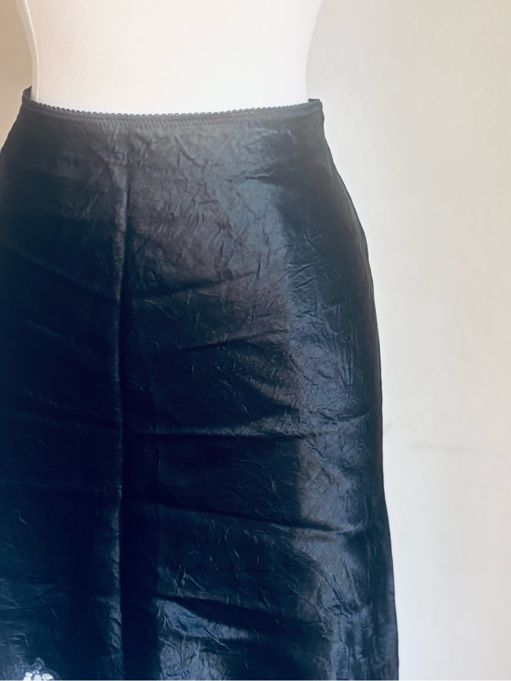 J.Crew Textured Black Lace-Hem Slip Skirt, Sz Small - Picture 2 of 7